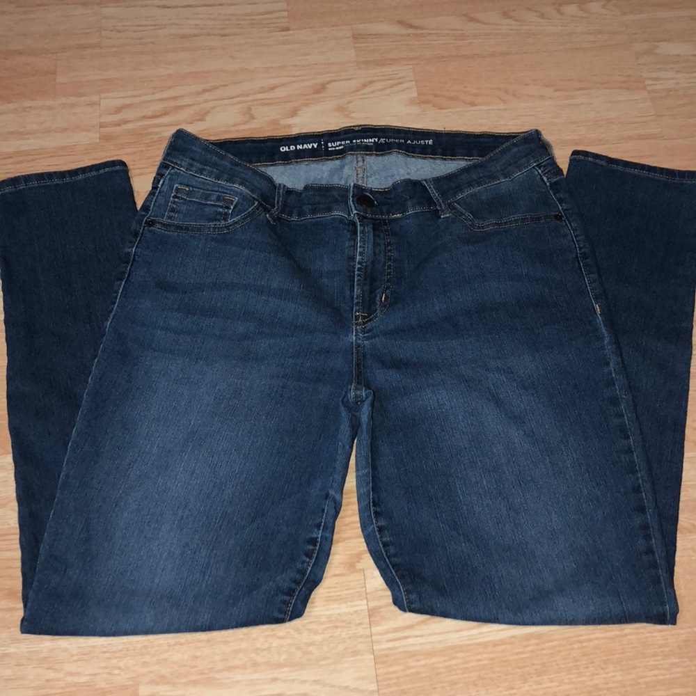 Super Skinny Mid-Rise Jeans